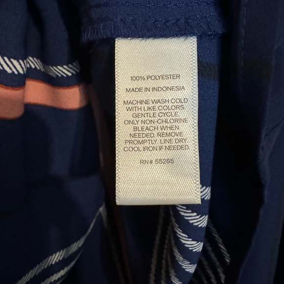 Express Strapless Flowy Top - Picture 4 of 5